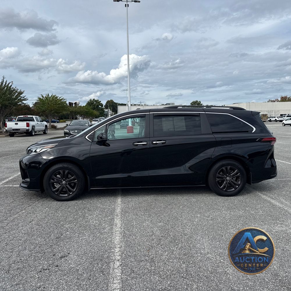 2024 Toyota Sienna XSE 7-Passenger