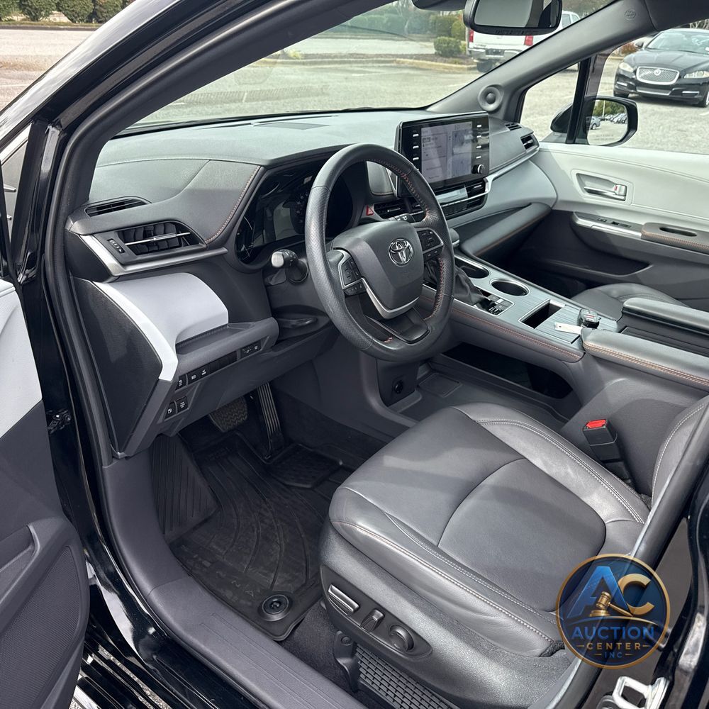 2024 Toyota Sienna XSE 7-Passenger