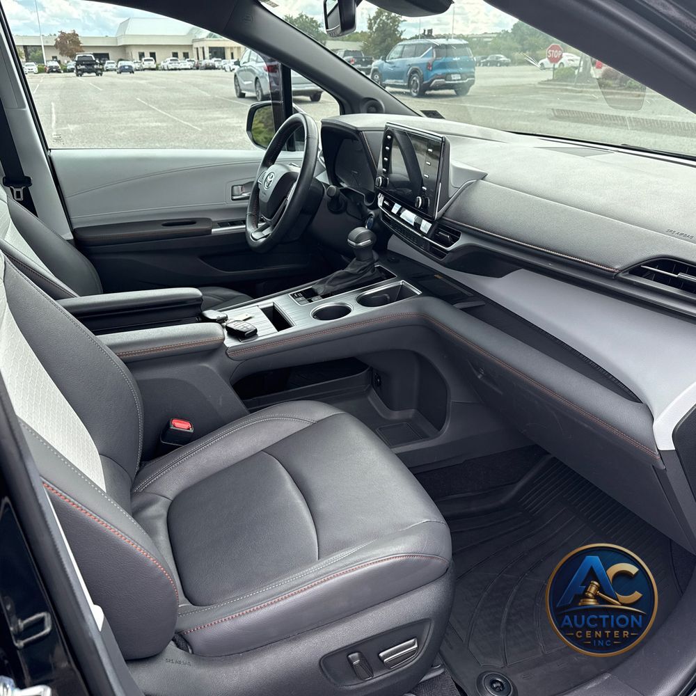 2024 Toyota Sienna XSE 7-Passenger