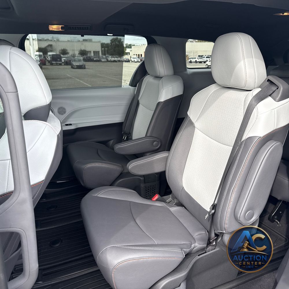 2024 Toyota Sienna XSE 7-Passenger