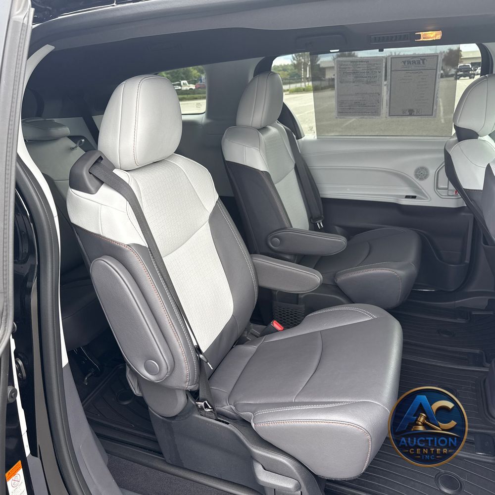2024 Toyota Sienna XSE 7-Passenger