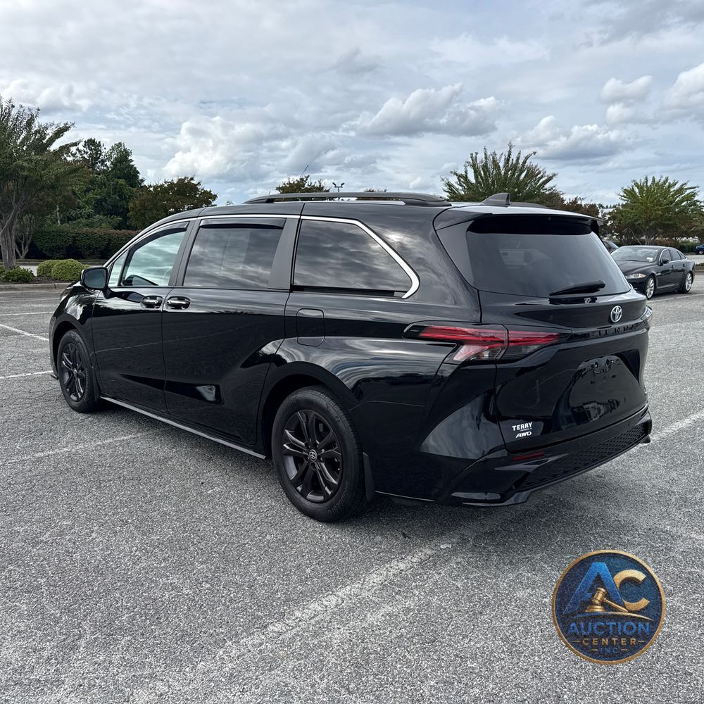 2024 Toyota Sienna XSE 7-Passenger