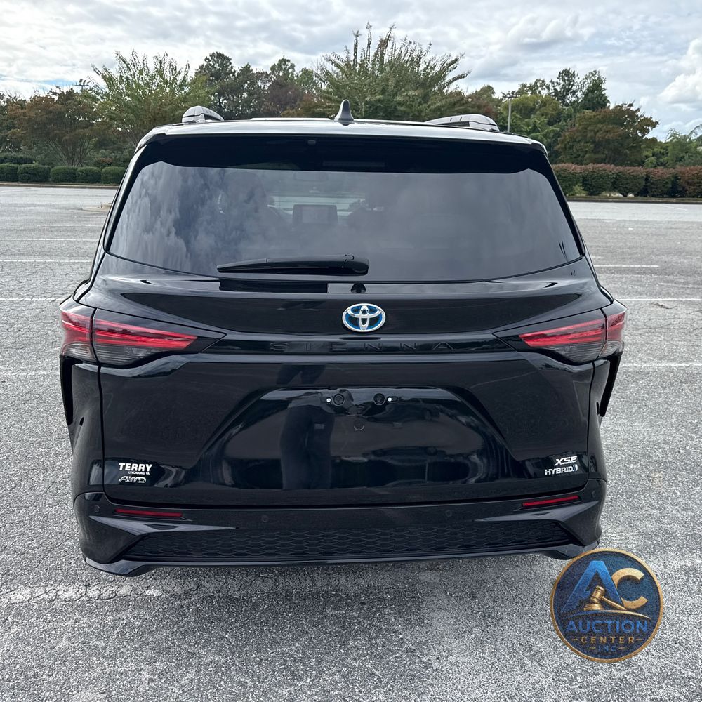 2024 Toyota Sienna XSE 7-Passenger