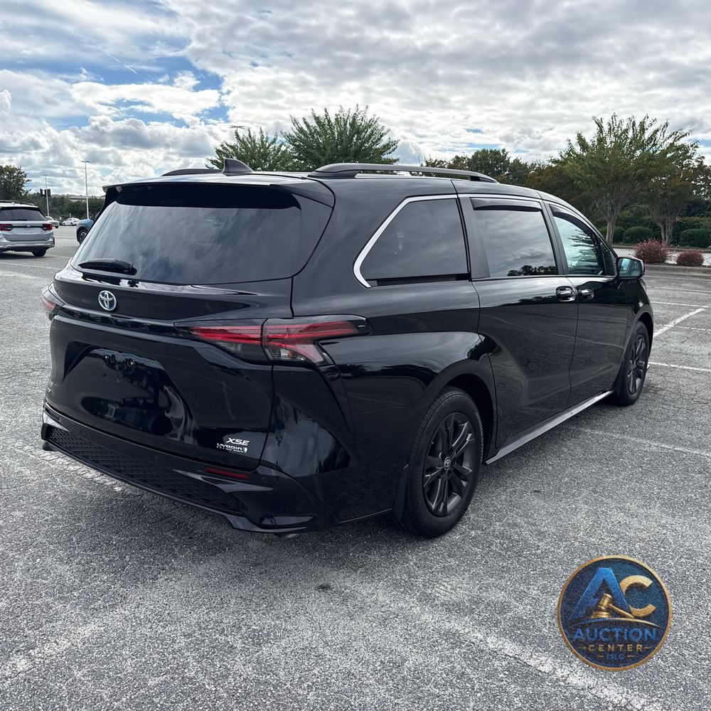 2024 Toyota Sienna XSE 7-Passenger