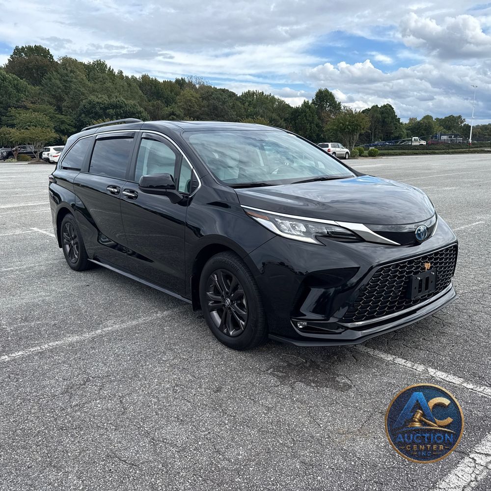 2024 Toyota Sienna XSE 7-Passenger