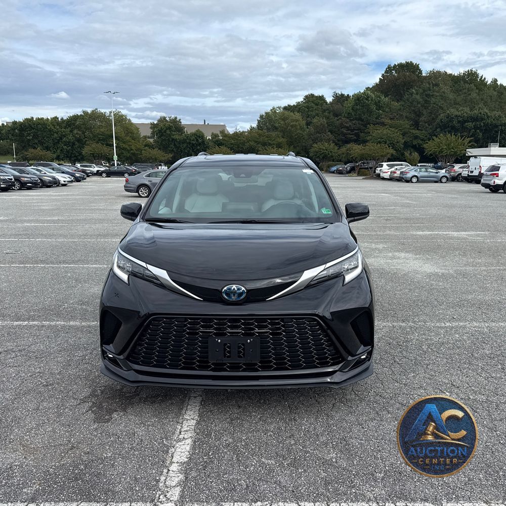 2024 Toyota Sienna XSE 7-Passenger