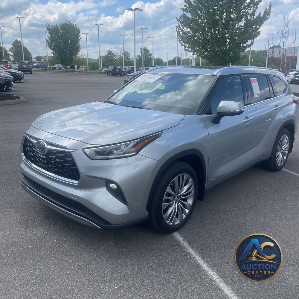 2024 Toyota Highlander Hybrid Platinum