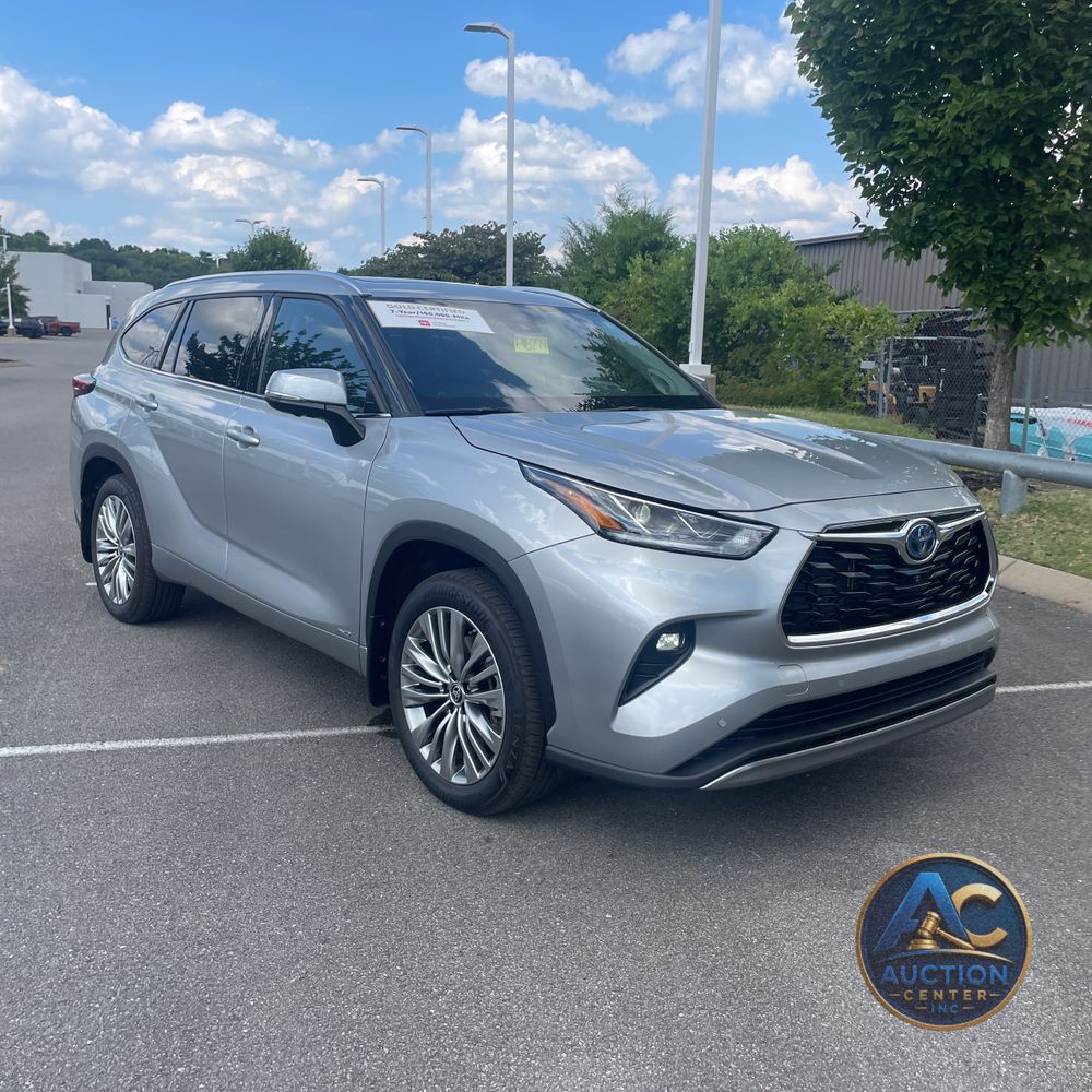 2024 Toyota Highlander Hybrid Platinum