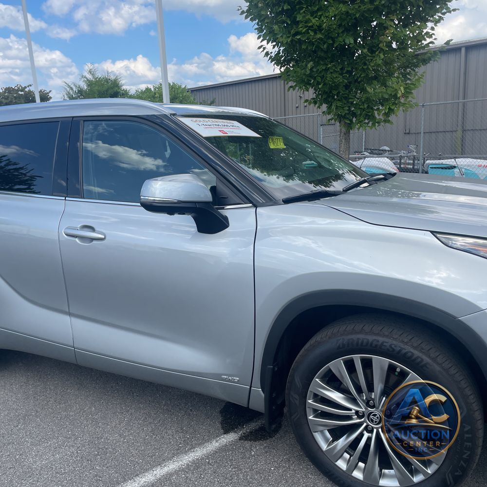2024 Toyota Highlander Hybrid Platinum