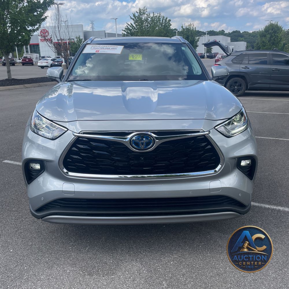 2024 Toyota Highlander Hybrid Platinum