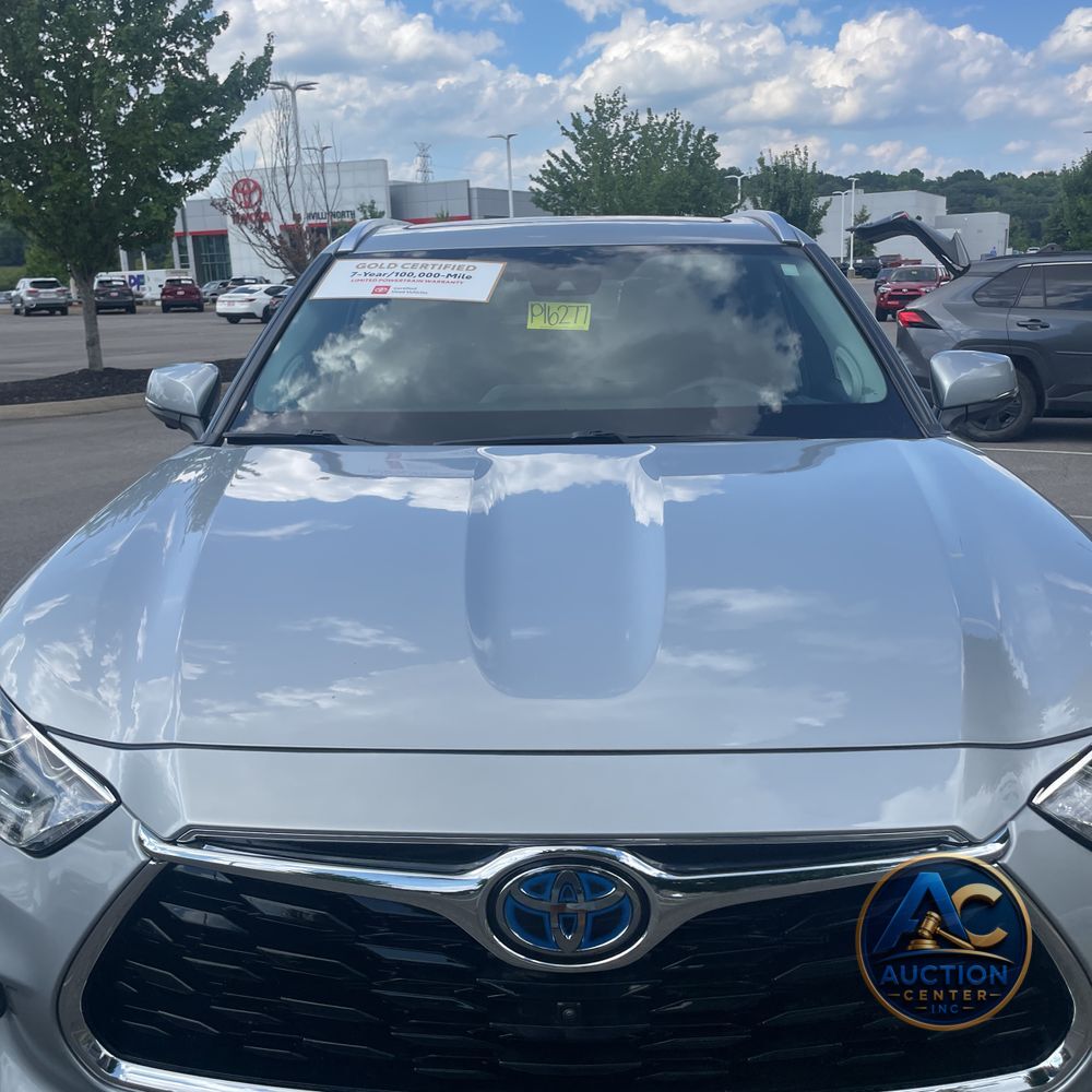 2024 Toyota Highlander Hybrid Platinum