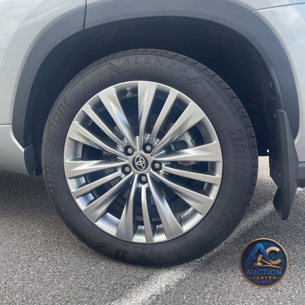 2024 Toyota Highlander Hybrid Platinum