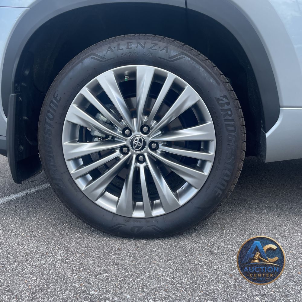 2024 Toyota Highlander Hybrid Platinum