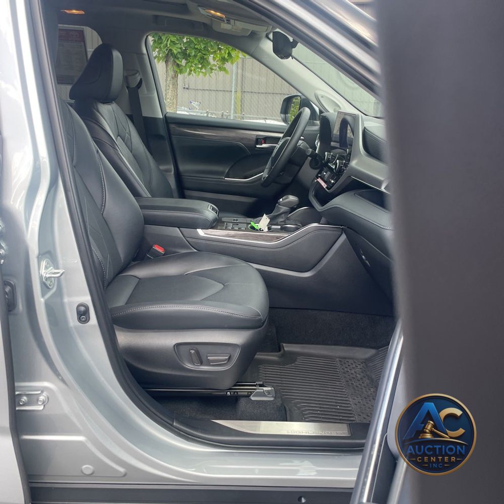 2024 Toyota Highlander Hybrid Platinum