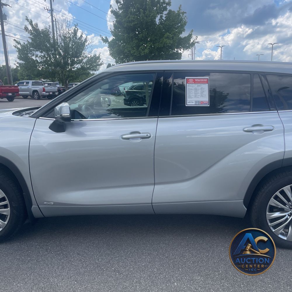 2024 Toyota Highlander Hybrid Platinum
