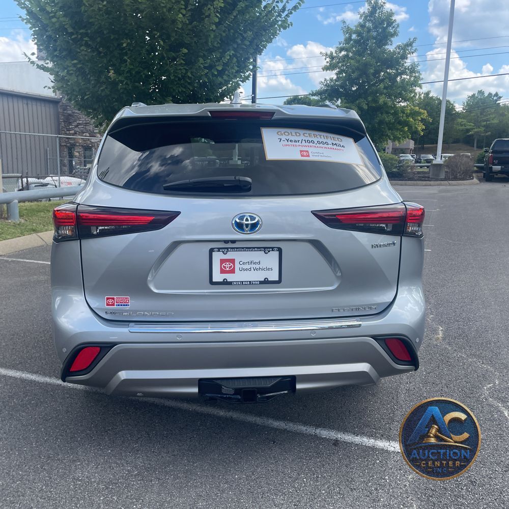 2024 Toyota Highlander Hybrid Platinum