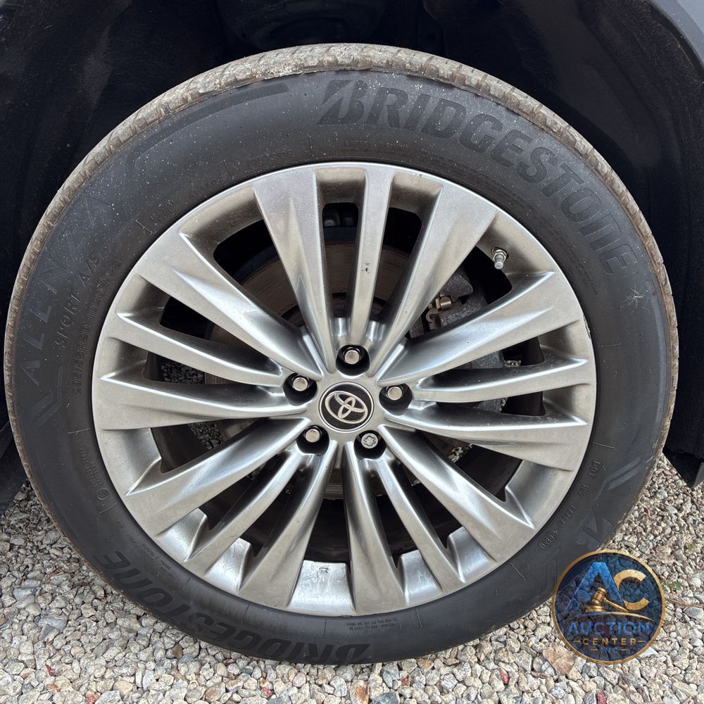 2023 Toyota Highlander Hybrid Platinum