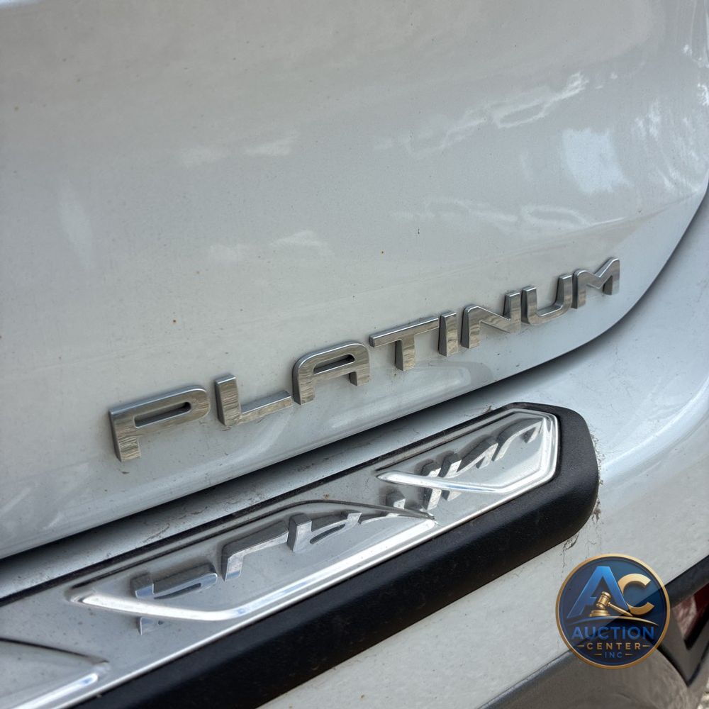 2023 Toyota Highlander Hybrid Platinum