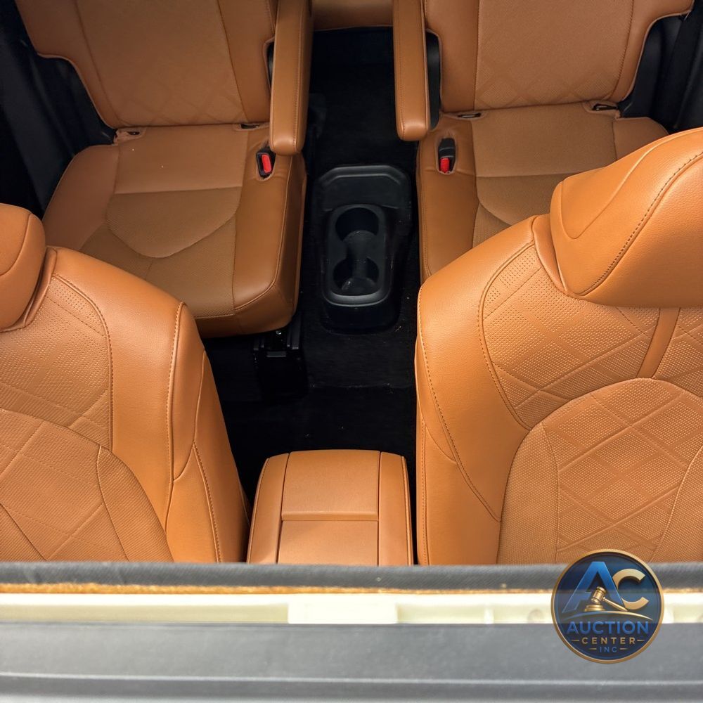 2023 Toyota Highlander Hybrid Platinum