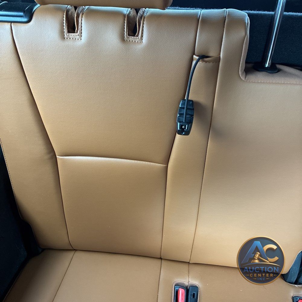 2023 Toyota Highlander Hybrid Platinum