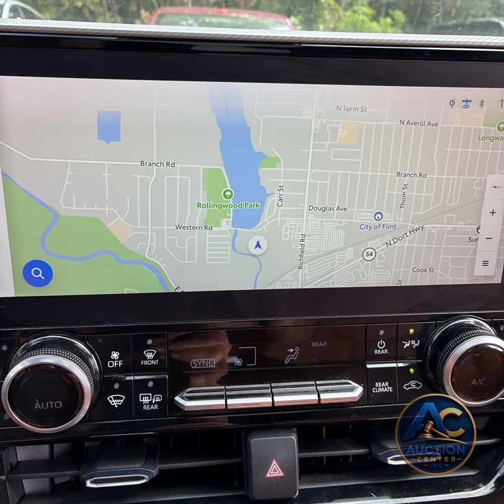 2023 Toyota Highlander Hybrid Platinum