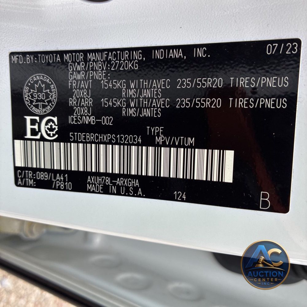 2023 Toyota Highlander Hybrid Platinum