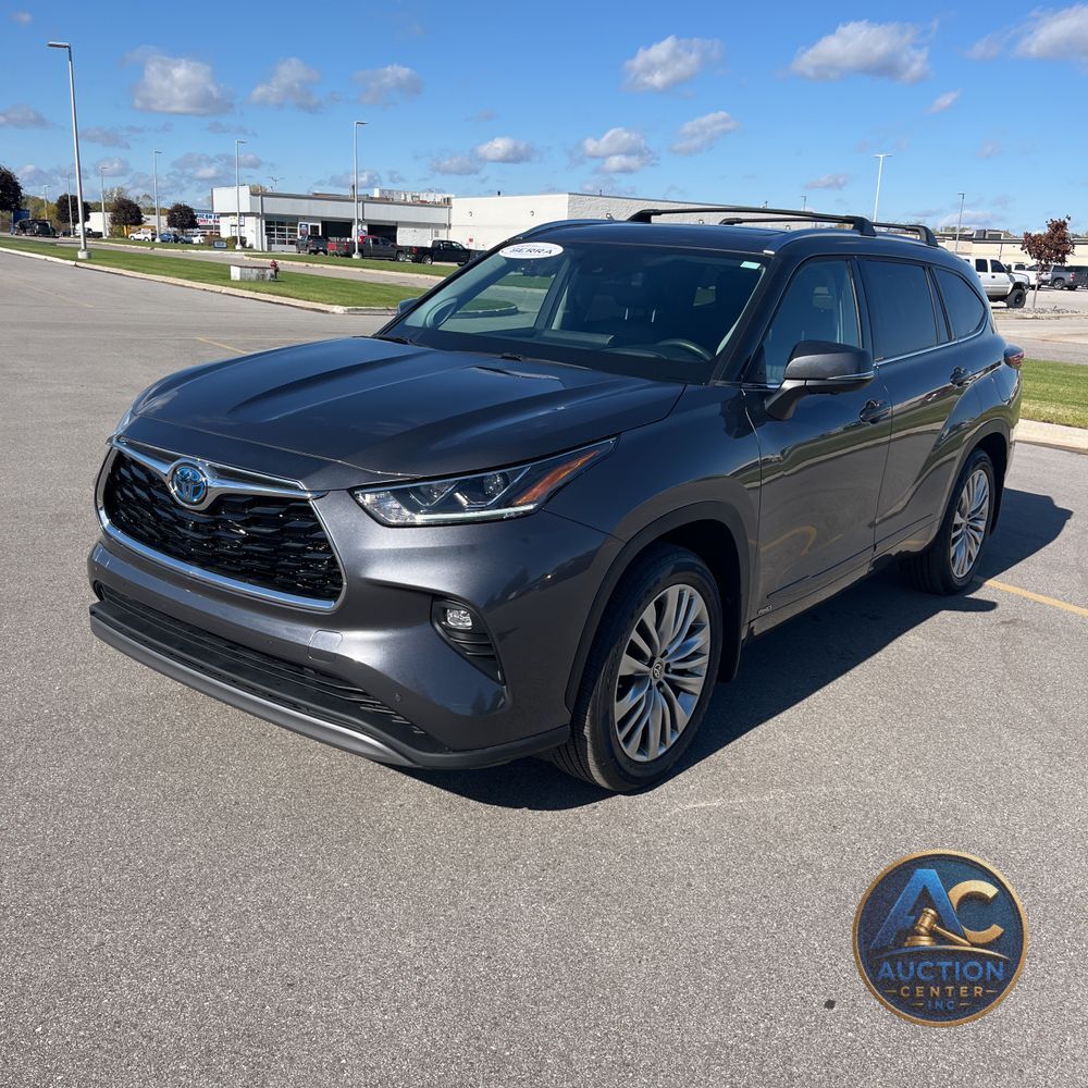 2023 Toyota Highlander Hybrid Platinum