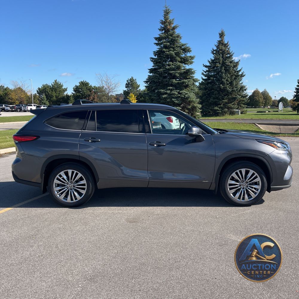 2023 Toyota Highlander Hybrid Platinum