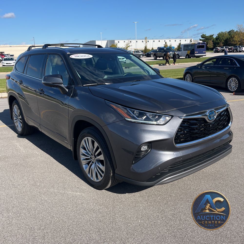 2023 Toyota Highlander Hybrid Platinum