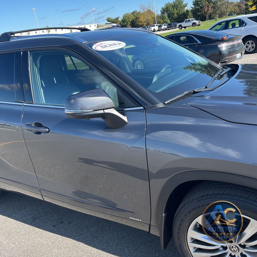 2023 Toyota Highlander Hybrid Platinum