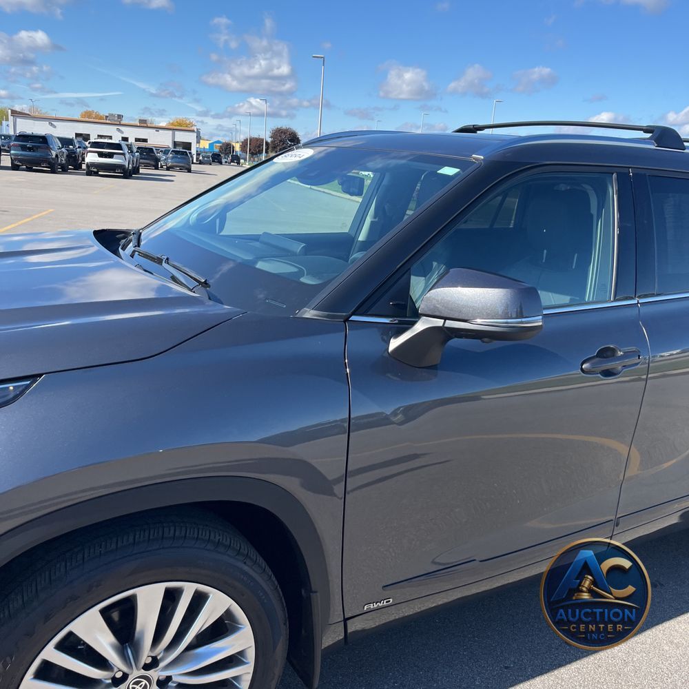 2023 Toyota Highlander Hybrid Platinum