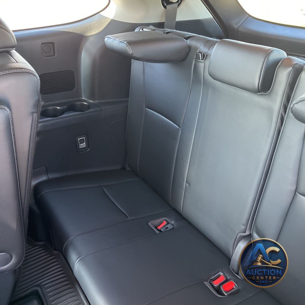 2023 Toyota Highlander Hybrid Platinum