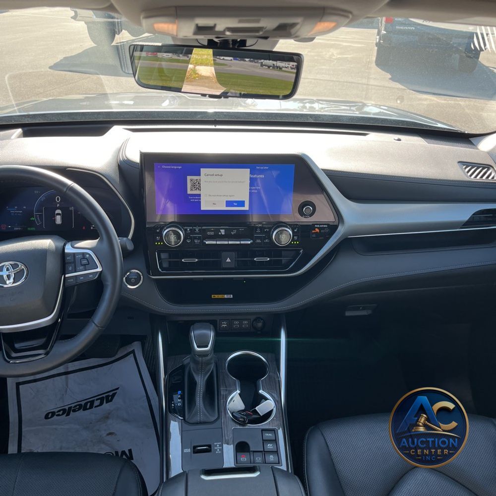 2023 Toyota Highlander Hybrid Platinum