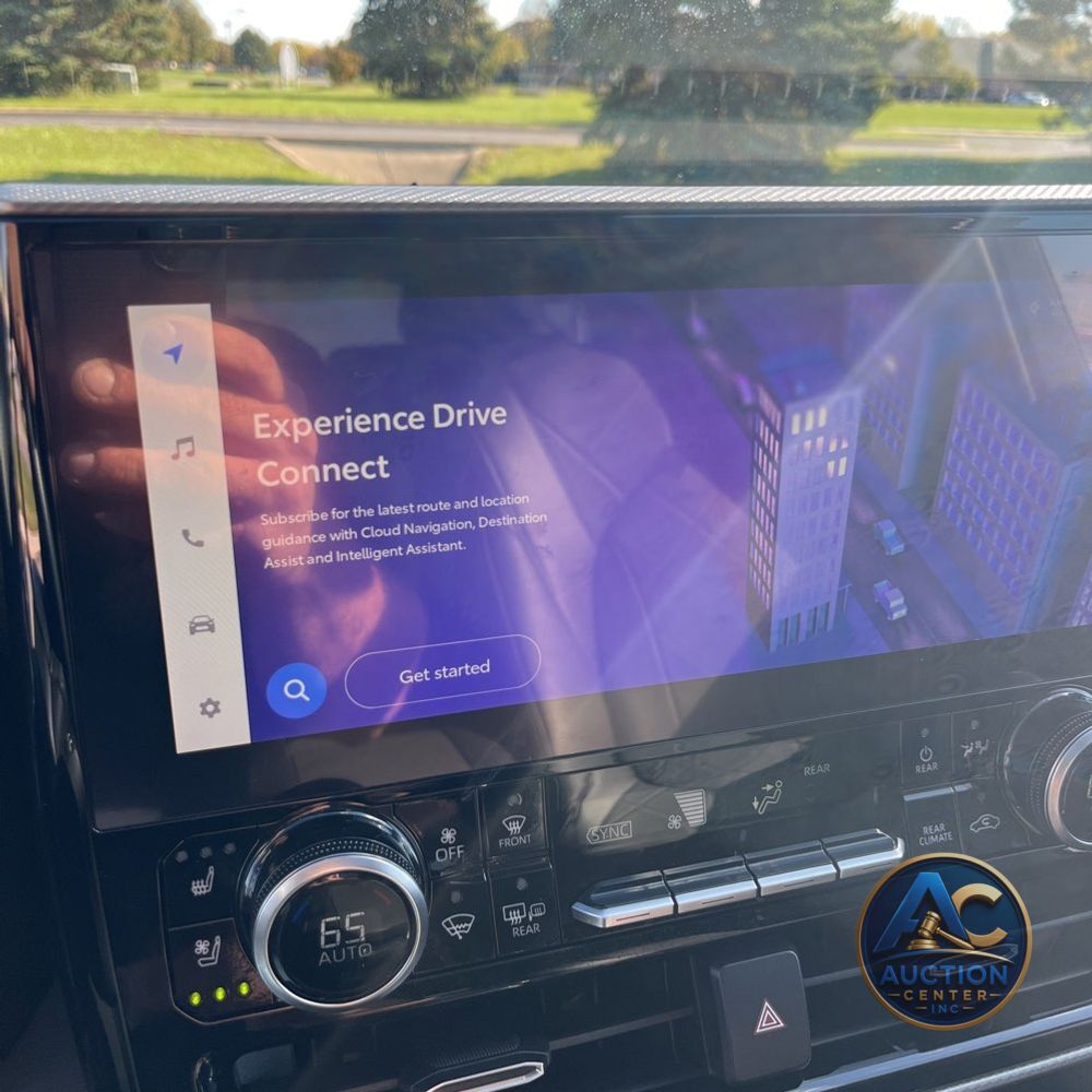 2023 Toyota Highlander Hybrid Platinum