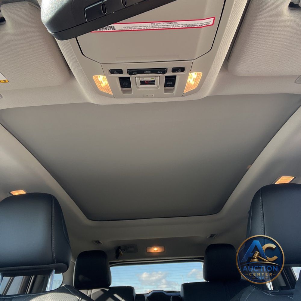 2023 Toyota Highlander Hybrid Platinum