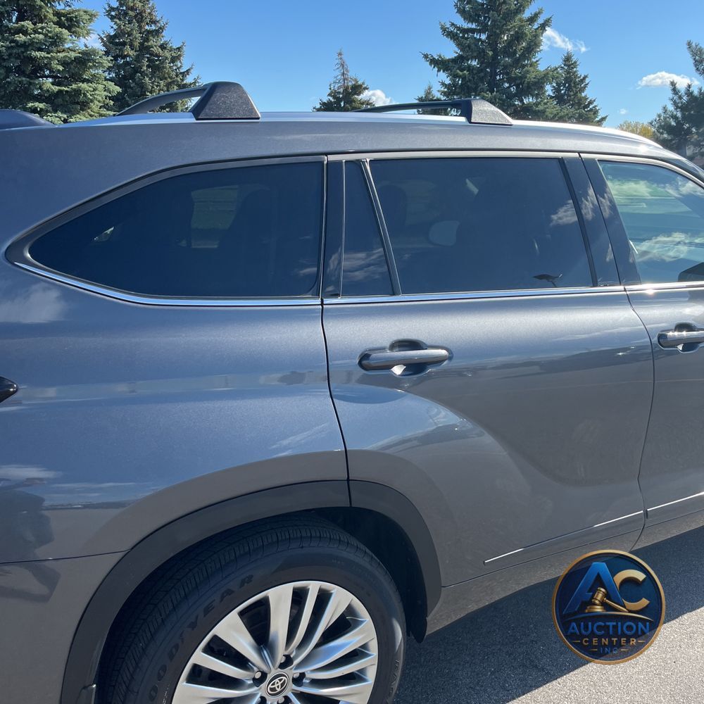 2023 Toyota Highlander Hybrid Platinum