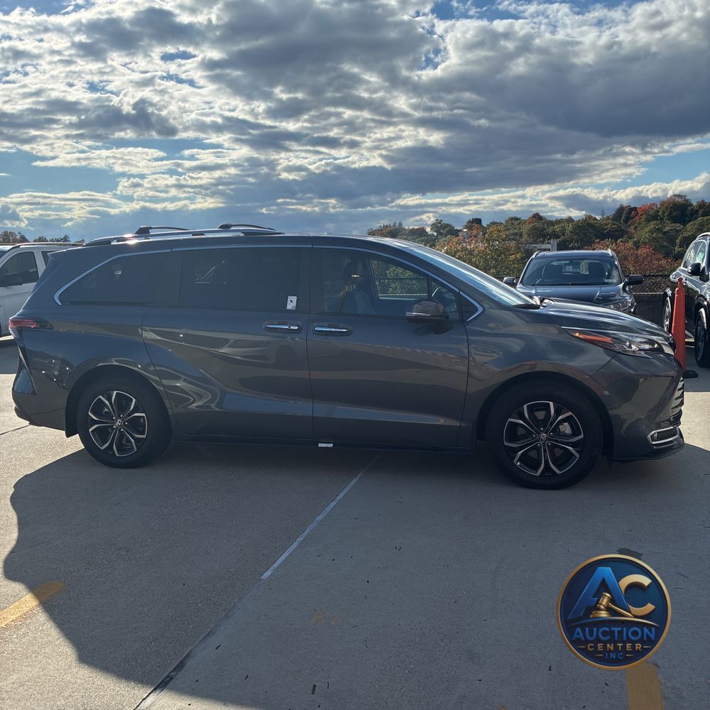 2025 Toyota Sienna Platinum 7-Passenger