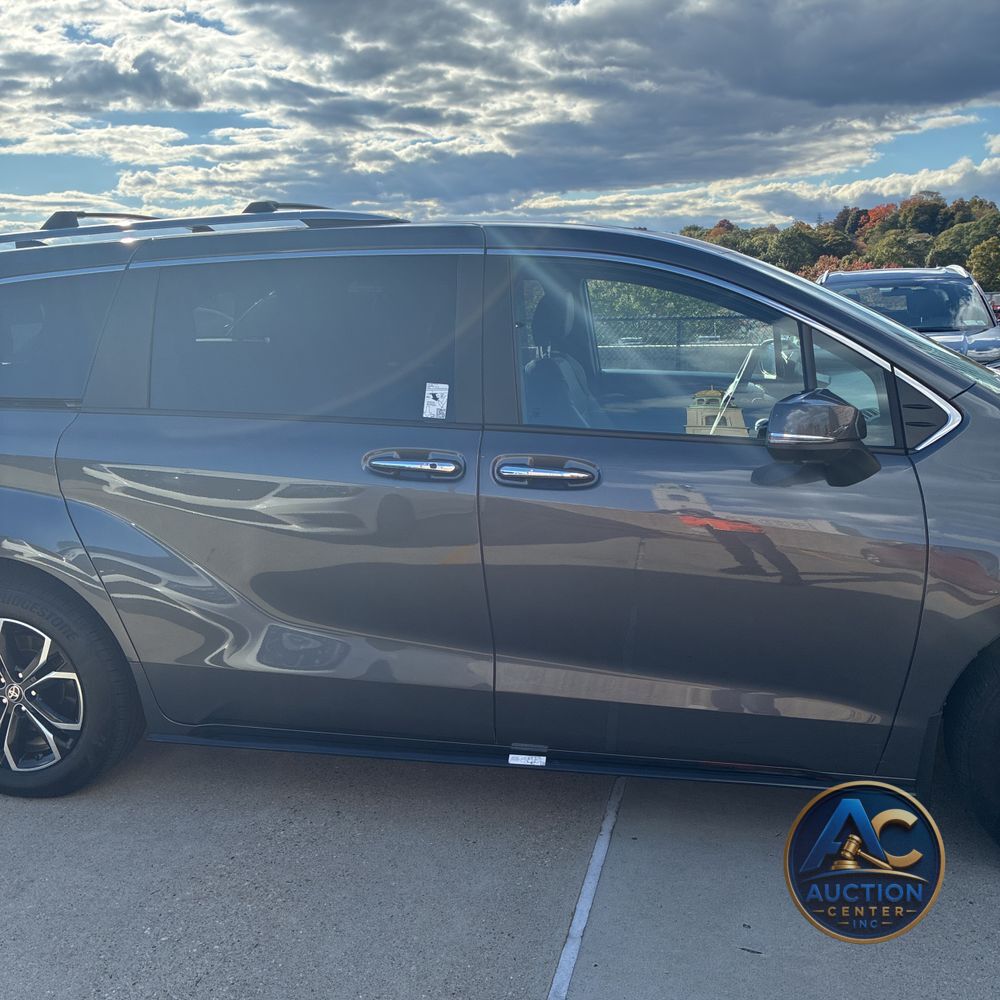 2025 Toyota Sienna Platinum 7-Passenger
