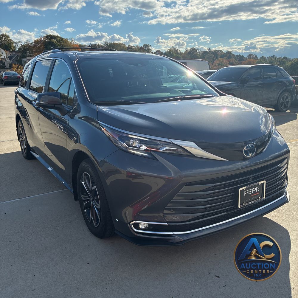 2025 Toyota Sienna Platinum 7-Passenger
