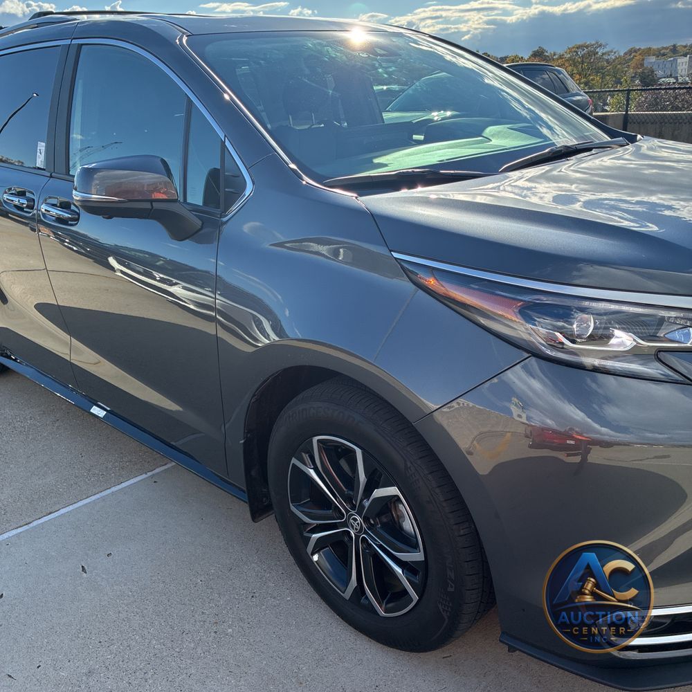 2025 Toyota Sienna Platinum 7-Passenger