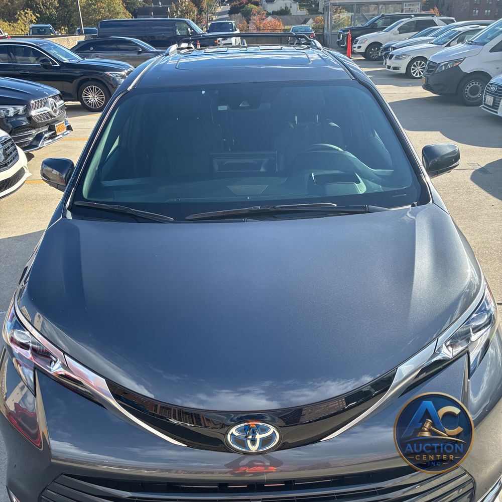 2025 Toyota Sienna Platinum 7-Passenger