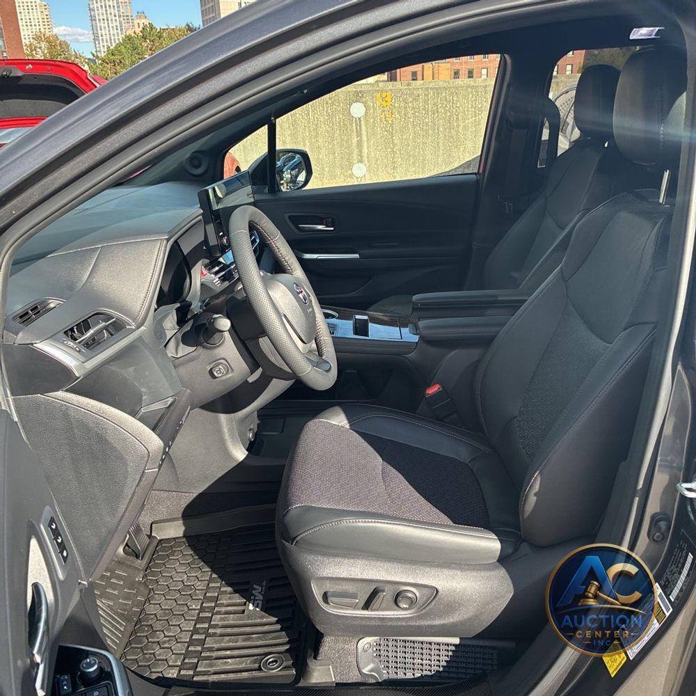 2025 Toyota Sienna Platinum 7-Passenger
