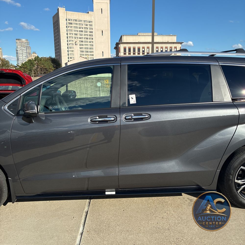 2025 Toyota Sienna Platinum 7-Passenger