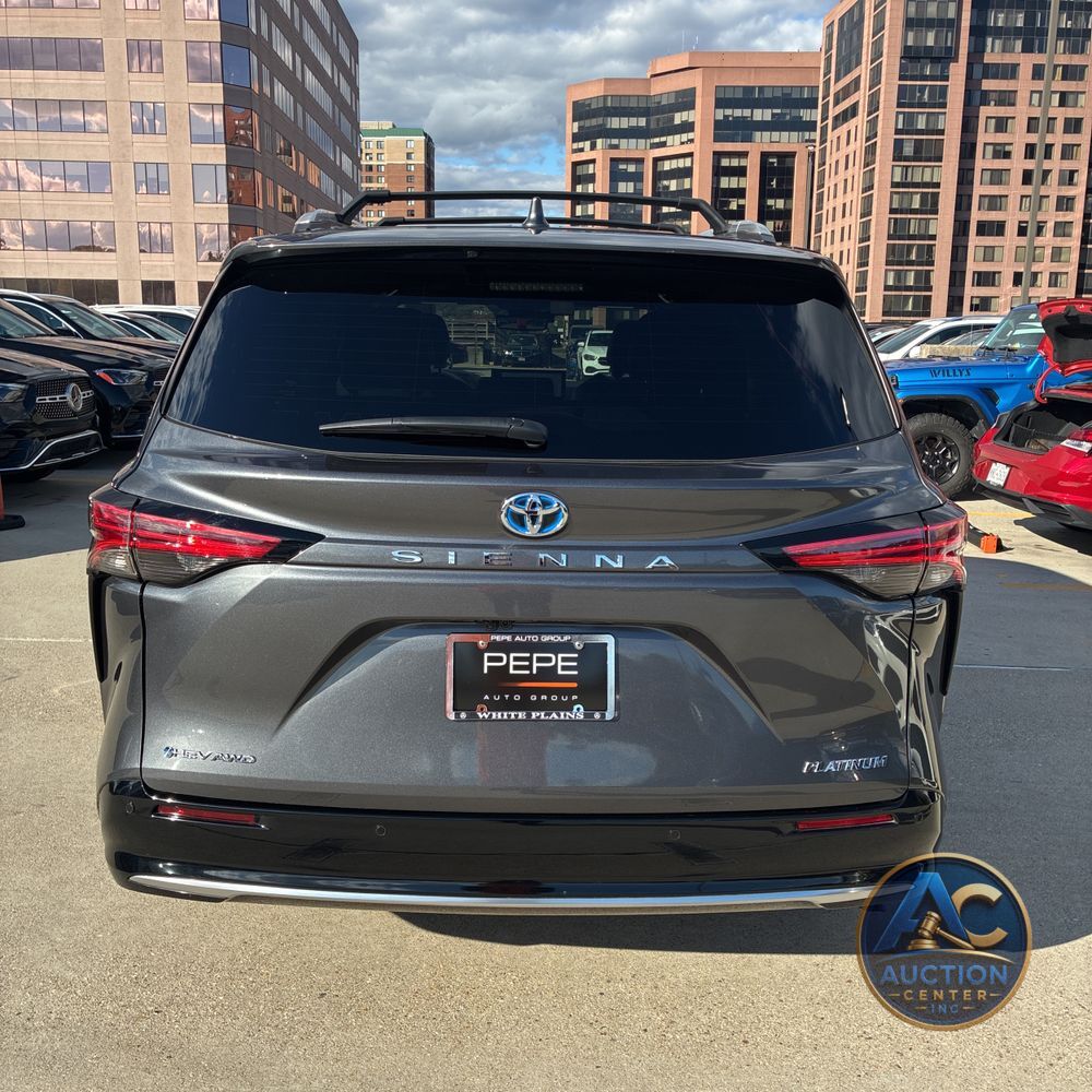 2025 Toyota Sienna Platinum 7-Passenger