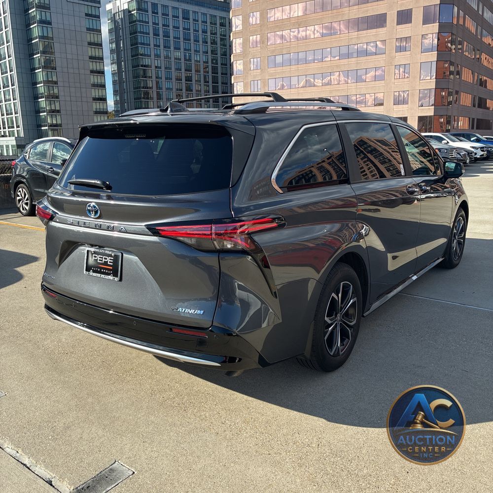 2025 Toyota Sienna Platinum 7-Passenger