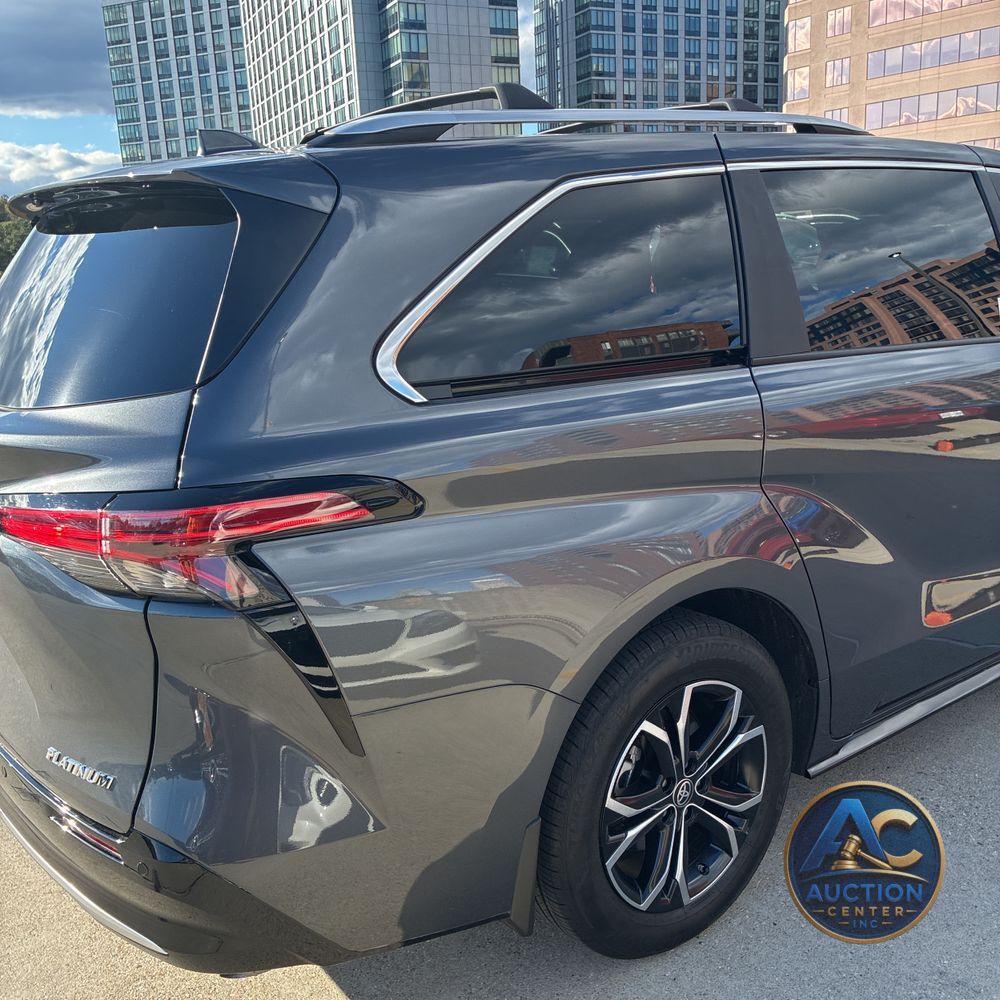 2025 Toyota Sienna Platinum 7-Passenger