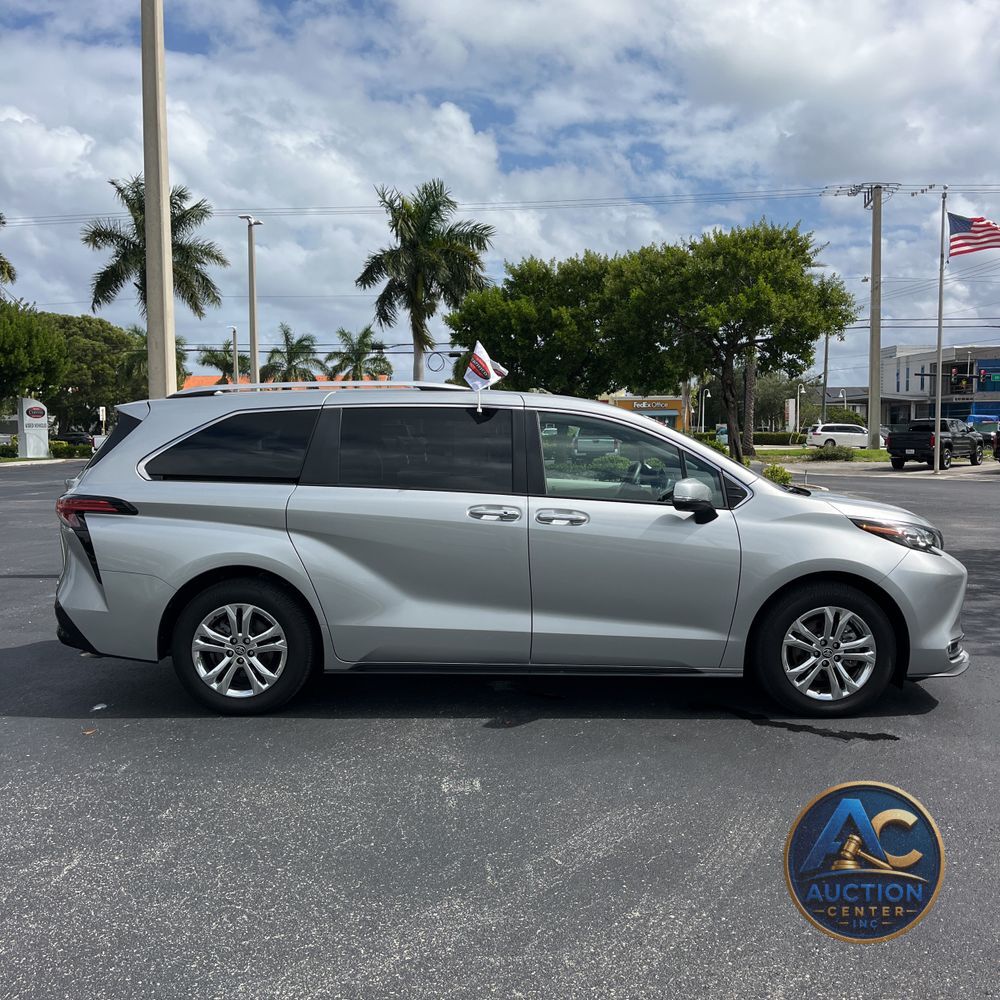 2024 Toyota Sienna Platinum 7-Passenger