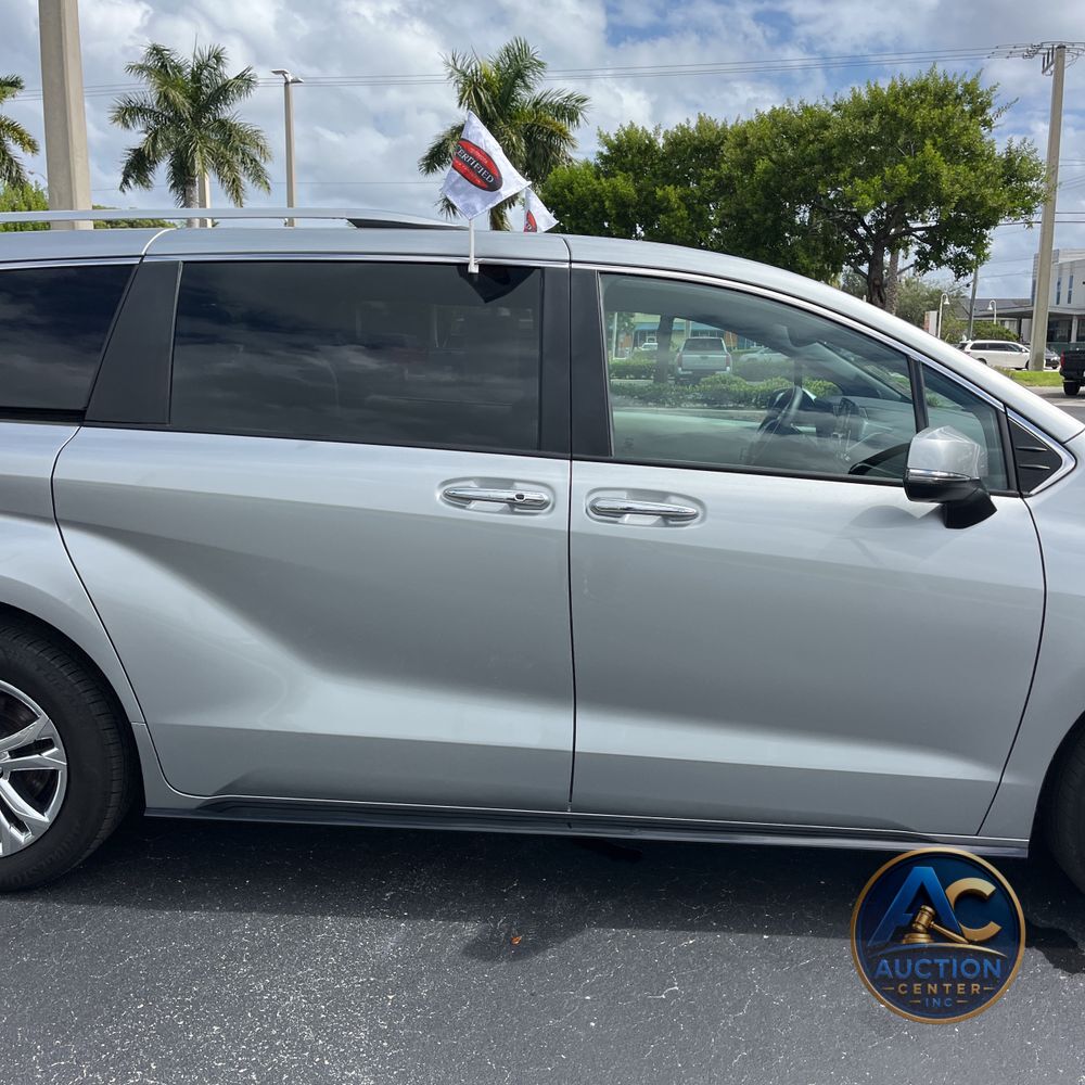 2024 Toyota Sienna Platinum 7-Passenger