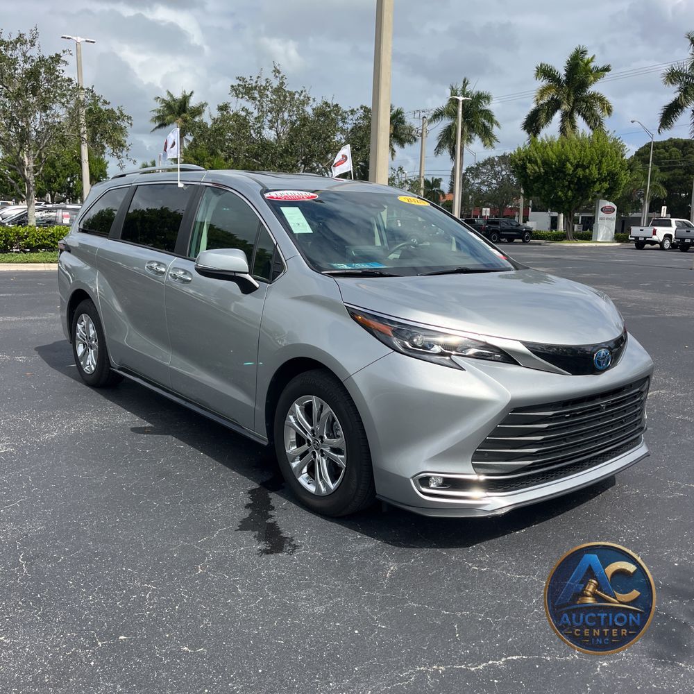 2024 Toyota Sienna Platinum 7-Passenger