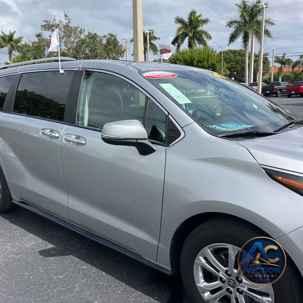 2024 Toyota Sienna Platinum 7-Passenger
